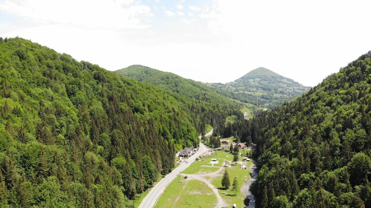 Pensiunea Bradului Colibiţa Buitenkant foto